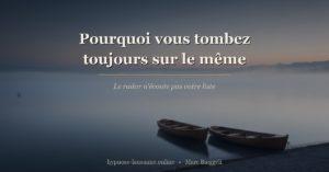 Lac Léman au matin, brume basse, deux barques à peine esquissées dans le brouillard — métaphore du choix de partenaire pré-conscient